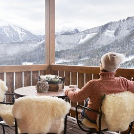Urlaub-mit-Hund: Blick vom Balkon im Winter - Sloho Bergurlaub