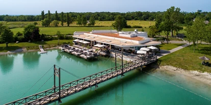 Hundehotel - Pools: Schwimmteich - Gourmetrestaurant "die Möwe" am hauseigenen Badesee - VILA VITA Pannonia