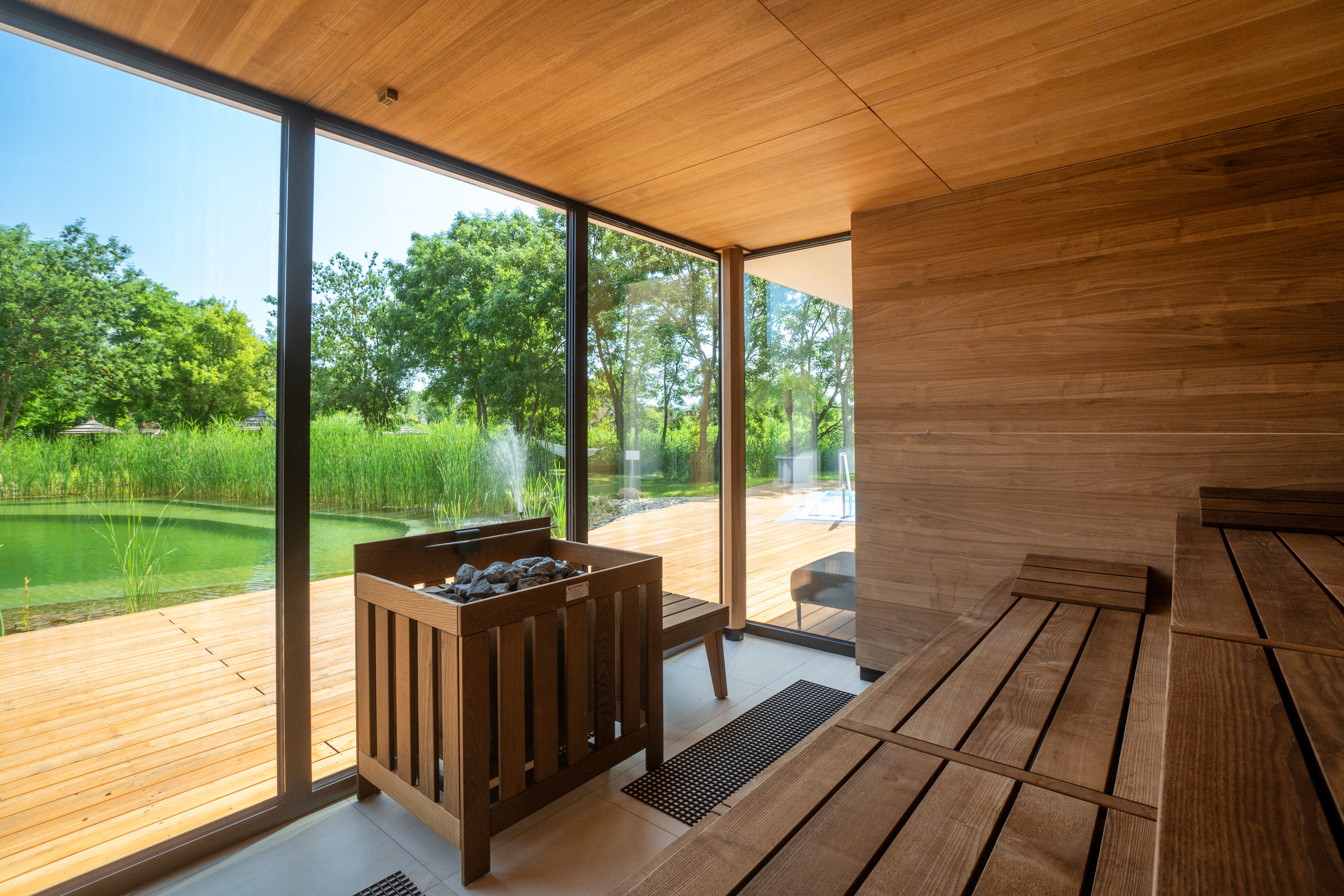 Urlaub-mit-Hund: Panorama-Selbstaufguss-Sauna - VILA VITA Pannonia