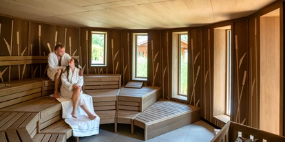 Hundehotel - Pools: Schwimmteich - Schilfsauna im Wellness- und Saunaparc - VILA VITA Pannonia