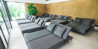 Hundehotel - Pools: Schwimmteich - Lehmruheraum im Wellness- und Saunaparc - VILA VITA Pannonia