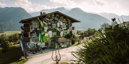 Hundehotel - Ried im Zillertal - Mural Sommer - Hotel BergBaur 
