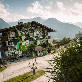 Urlaub-mit-Hund: Mural Sommer - Hotel BergBaur 