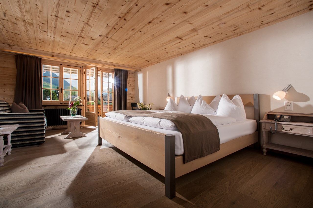 Arc-en-ciel Gstaad Zimmerkategorien Superior Zimmer Chalet Micheline