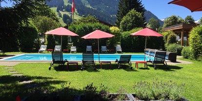 Hundehotel - Wilderswil - Pool - Arc-en-ciel Gstaad
