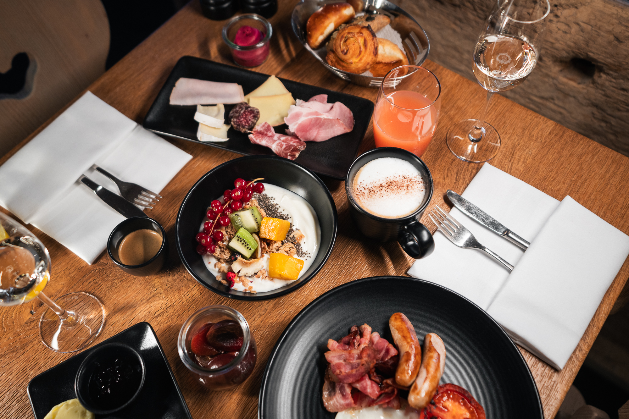 Urlaub-mit-Hund: Frühstück - Arc-en-ciel Gstaad - Essen | Trinken