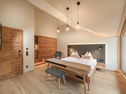 Hundehotel - WLAN - Berchtesgaden - Die neu gestalteten großzügigen Zimmer bieten moderne Gemütlichkeit und schöne Ausblicke in die umliegende Bergwelt! - Boutique Hundehotel Bergzeit