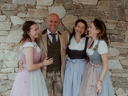 Hundehotel - WLAN - Berchtesgaden - Die österreich-italienische Gastgeberfamilie Nalin-Prommegger! - Boutique Hundehotel Bergzeit
