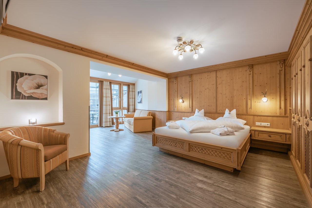 KERSCHDORFER - wohlfühlhotel garni · adults only Zimmerkategorien Juniorsuite Tirol deluxe