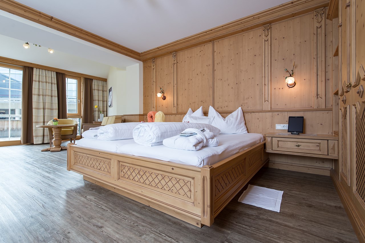 Wohlfühlhotel Kerschdorfer - alpine hotel · garni superior · adults only Zimmerkategorien Juniorsuite Tirol