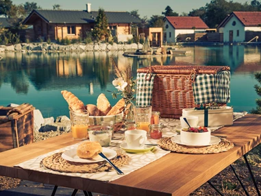 Ferienhaus mit Hund: Frühstückskorb - Kittenberger Chalets am Gartensee