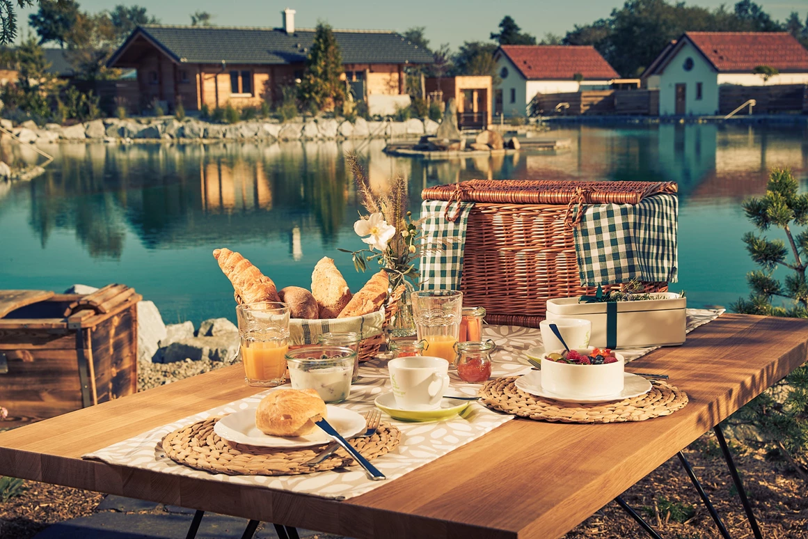 Ferienhaus mit Hund: Frühstückskorb - Kittenberger Chalets am Gartensee