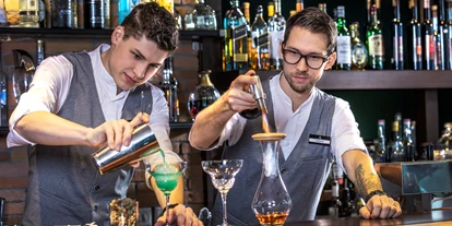 Hundehotel - WLAN - Berchtesgaden - Cocktails in der Halali Bar - Arabella Jagdhof Resort am Fuschlsee, a Tribute Portfolio Hotel