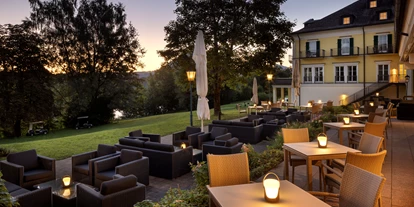 Hundehotel - WLAN - Berchtesgaden - Halali Bar Terasse - Arabella Jagdhof Resort am Fuschlsee, a Tribute Portfolio Hotel