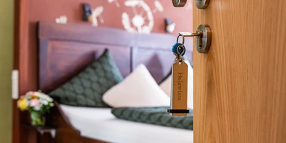 Hundehotel - Trink-/Fressnapf: vor dem Haus - Ottweiler - Individuell eingerichtete Zimmer - Landhaus Wern's Mühle