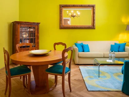 Hundehotel - Unterkunftsart: Hotel - Baden (Baden) - Wohnzimmer Deluxe Suite - APPARTEMENT-HOTEL AN DER RIEMERGASSE