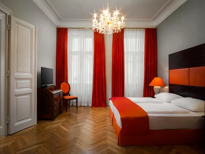 Hundehotel - Unterkunftsart: Hotel - Baden (Baden) - Schlafzimmer Deluxe Suite - APPARTEMENT-HOTEL AN DER RIEMERGASSE