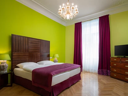 Hundehotel - Unterkunftsart: Hotel - Baden (Baden) - Schlafzimmer Deluxe Suite - APPARTEMENT-HOTEL AN DER RIEMERGASSE