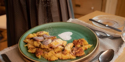 Hundehotel - Hallenbad - Mittelberg (Mittelberg) - Kaiserschmarren. Österreichische Spezialität.  - Valavier Aktivresort