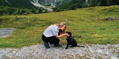 Hundehotel - Hallenbad - Mittelberg (Mittelberg) - Entdeckungstour. Klein und Groß. Abenteuer für jedermann.  - Valavier Aktivresort