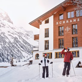 Urlaub-mit-Hund: Ski in & Ski out im Winter - Hotel Schranz 