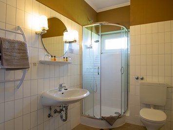 Hotel MeerLand Zimmerkategorien Doppelzimmer Badezimmer