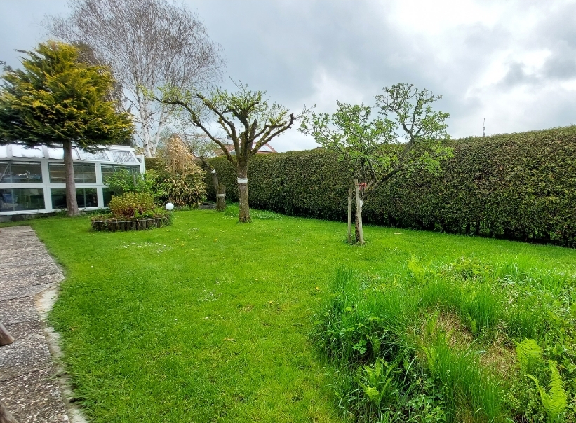 Ferienhaus mit Hund: GRAND APARTMENT ALLGAEU . max 12 Pers 130 qm Ferienhaus FeWo Kinder Hunde 800 qm Garten eingezaeunt