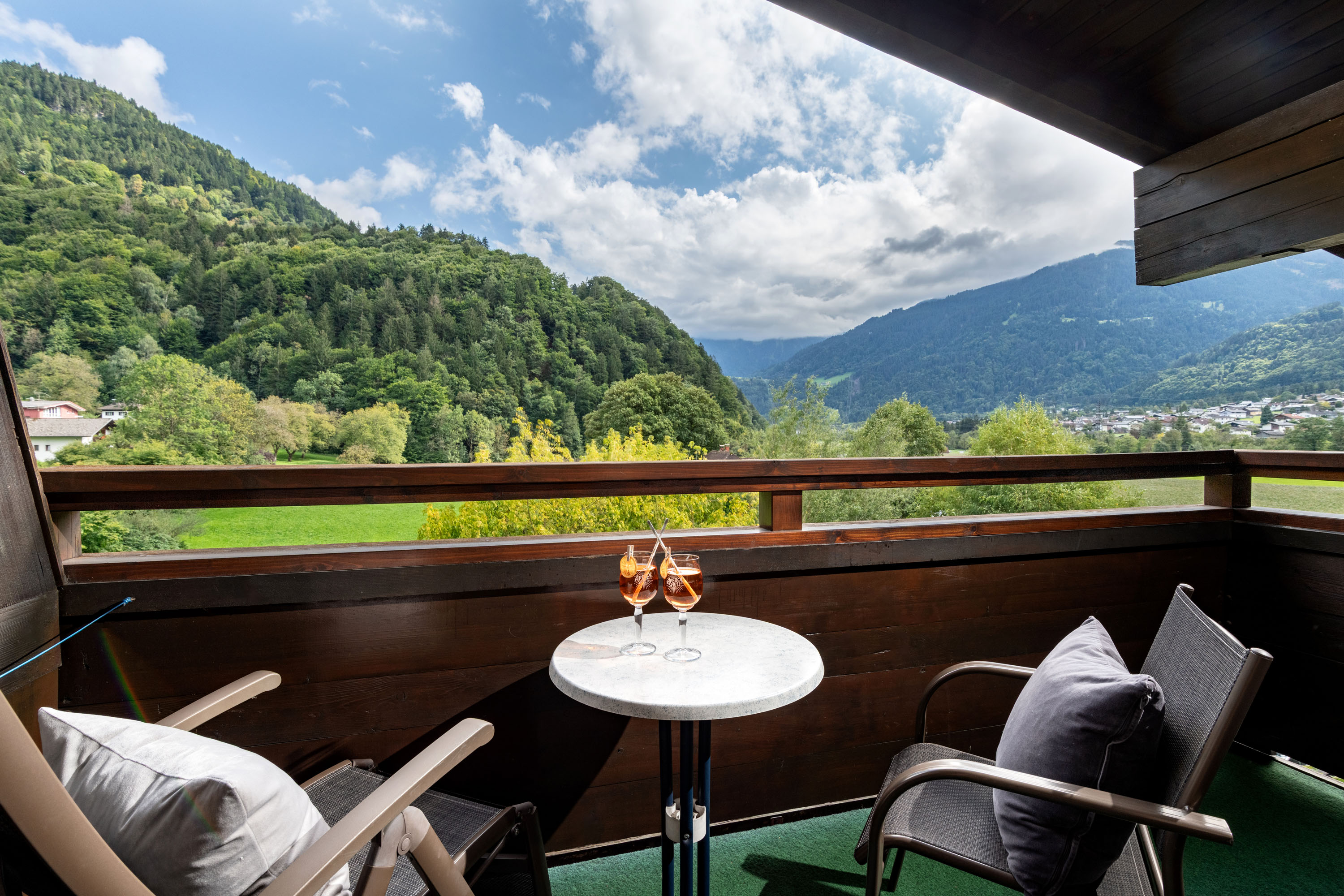 Urlaub-mit-Hund: Balkon  - Relax und Vitalhotel Adler  - Wohnen | Schlafen