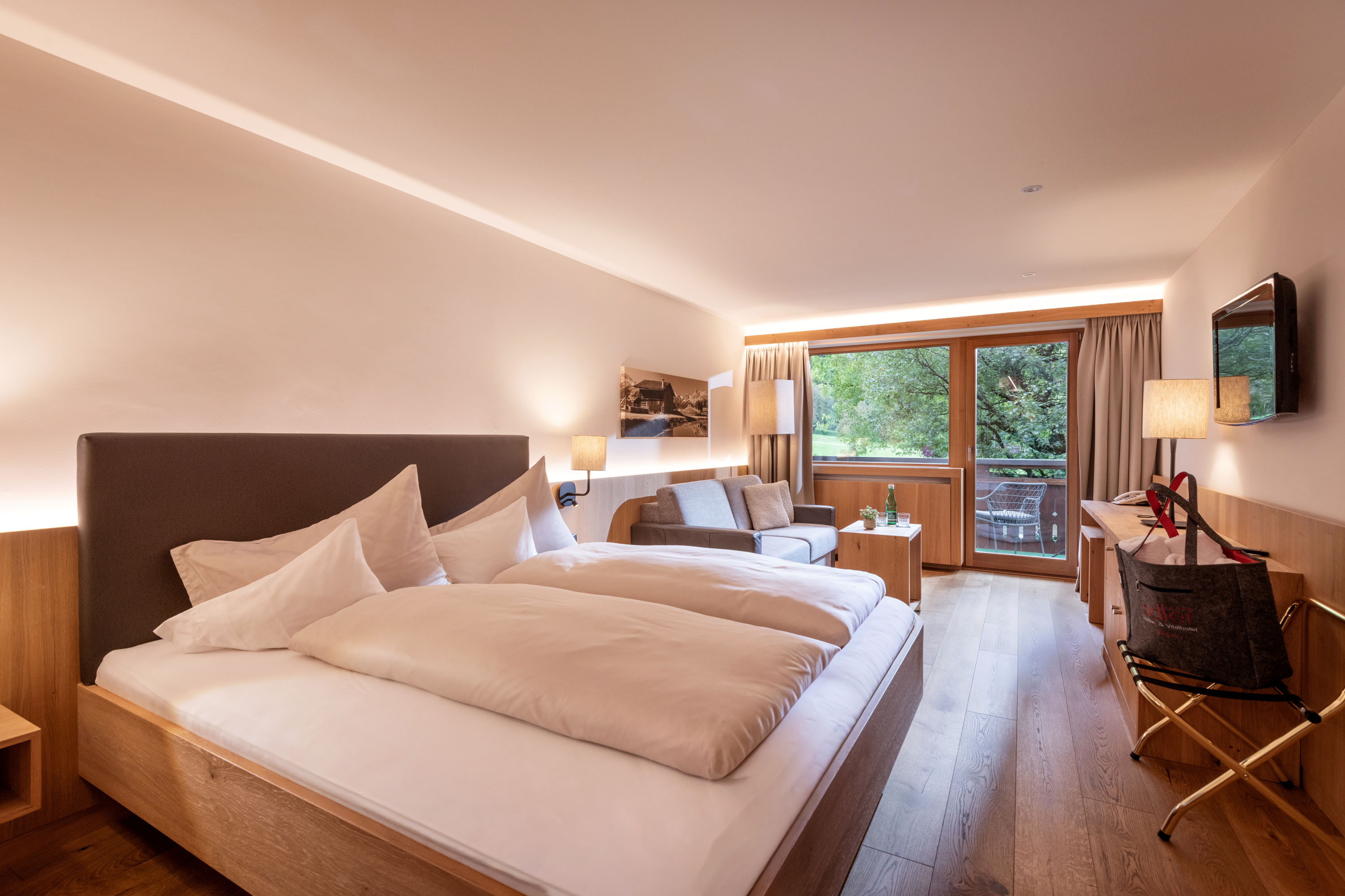 Urlaub-mit-Hund: Juniorsuite  - Relax und Vitalhotel Adler  - Wohnen | Schlafen