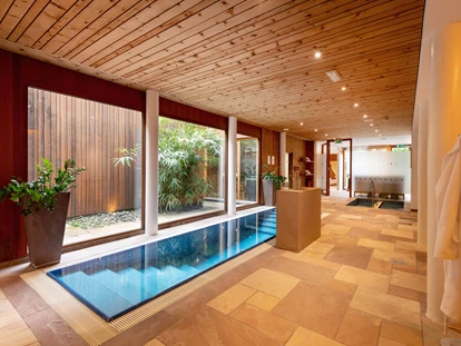 Hundehotel - Trink-/Fressnapf: an der Rezeption - Schruns - Wellnessbereich  - Relax und Vitalhotel Adler