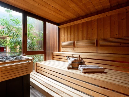 Hundehotel - Trink-/Fressnapf: an der Rezeption - Schruns - Sauna - Relax und Vitalhotel Adler