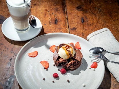 Hundehotel - Trink-/Fressnapf: an der Rezeption - Schruns - Restaurant  - Relax und Vitalhotel Adler