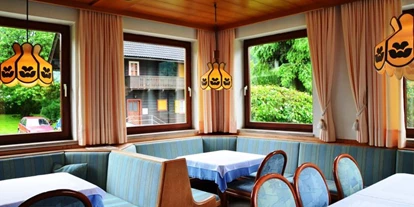 Hundehotel - Trink-/Fressnapf: an der Rezeption - Ossiach - Hotel Klamberghof