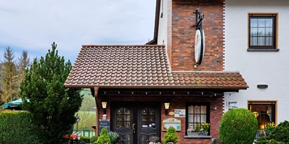 Hundehotel - Unterkunftsart: Hotel - Dackenheim - Hoteleingang - Apartment & Landhotel Zum Storchennest