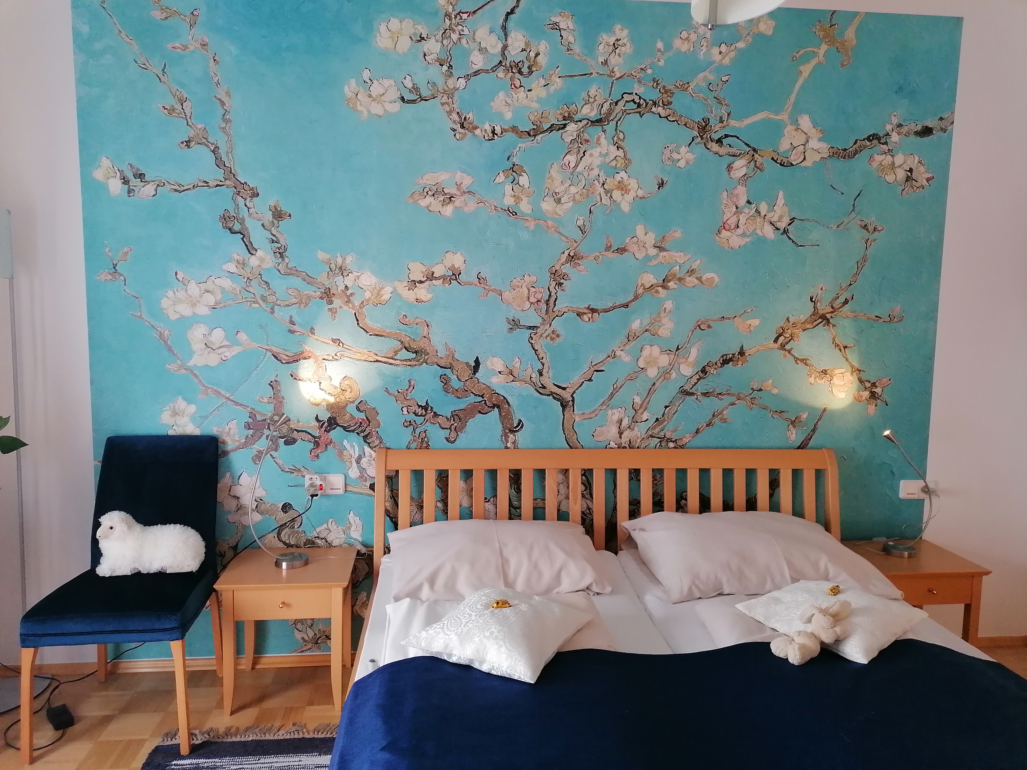 Urlaub-mit-Hund: Unser DoppelZimmer/Ferienappartement A'BLAUS - FerienAPPARTEMENTS Landhaus FühlDichWohl - Wohnen | Schlafen