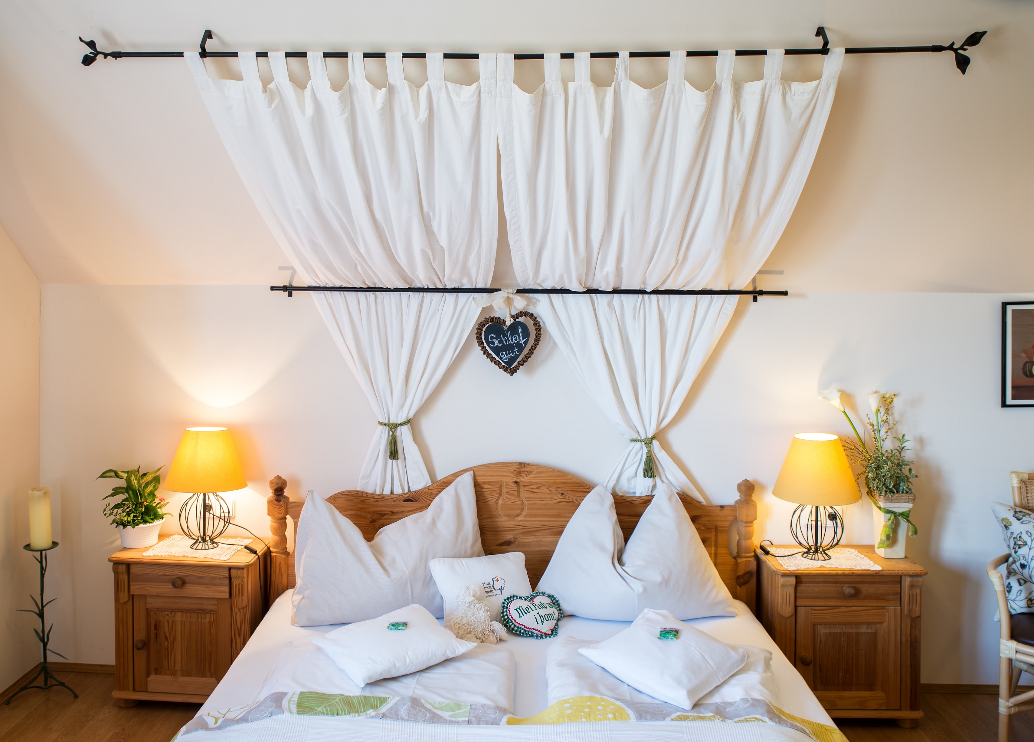 Urlaub-mit-Hund: FamilienZimmer/Ferienappartement LANDIDYLLE - FerienAPPARTEMENTS Landhaus FühlDichWohl - Wohnen | Schlafen