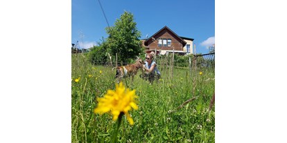 Hundehotel - PLZ 8075 (Österreich) - Wir lieben Tiere! Daher haben wir auch einen ehemaligen Bauernhof umgebaut und haben selbst noch jede Menge Tiere - Streichelzoo - Landhaus FühlDichWohl- Boutique Hotel