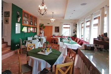 Urlaub-mit-Hund: Aufenthalts- Frühstücksraum für unsere Gäste - Landhaus FühlDichWohl- Boutique Hotel