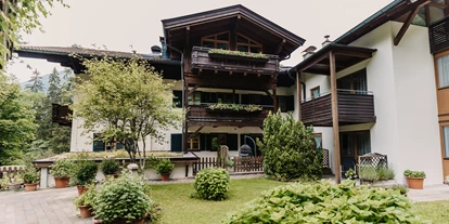 Hundehotel - Pools: Schwimmteich - Naturhotel Schütterbad