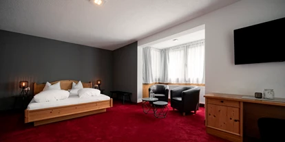 Hundehotel - Pools: Schwimmteich - Zimmer Sonntagshorn - Naturhotel Schütterbad