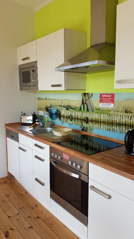 Urlaub-mit-Hund: Küche im Apartement - Halbinsel Peenemünde