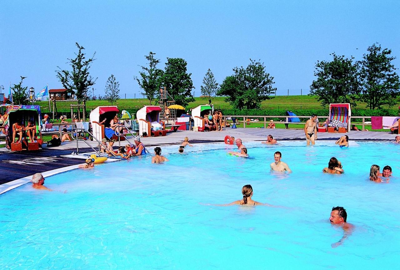 Urlaub-mit-Hund: Frieslandtherme direkt gegenüber - NordseeResort Hotel&Suite Arche Noah