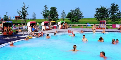 Hundehotel - Trink-/Fressnapf: im Zimmer - Wangerland - Frieslandtherme direkt gegenüber - NordseeResort Hotel&Suite Arche Noah