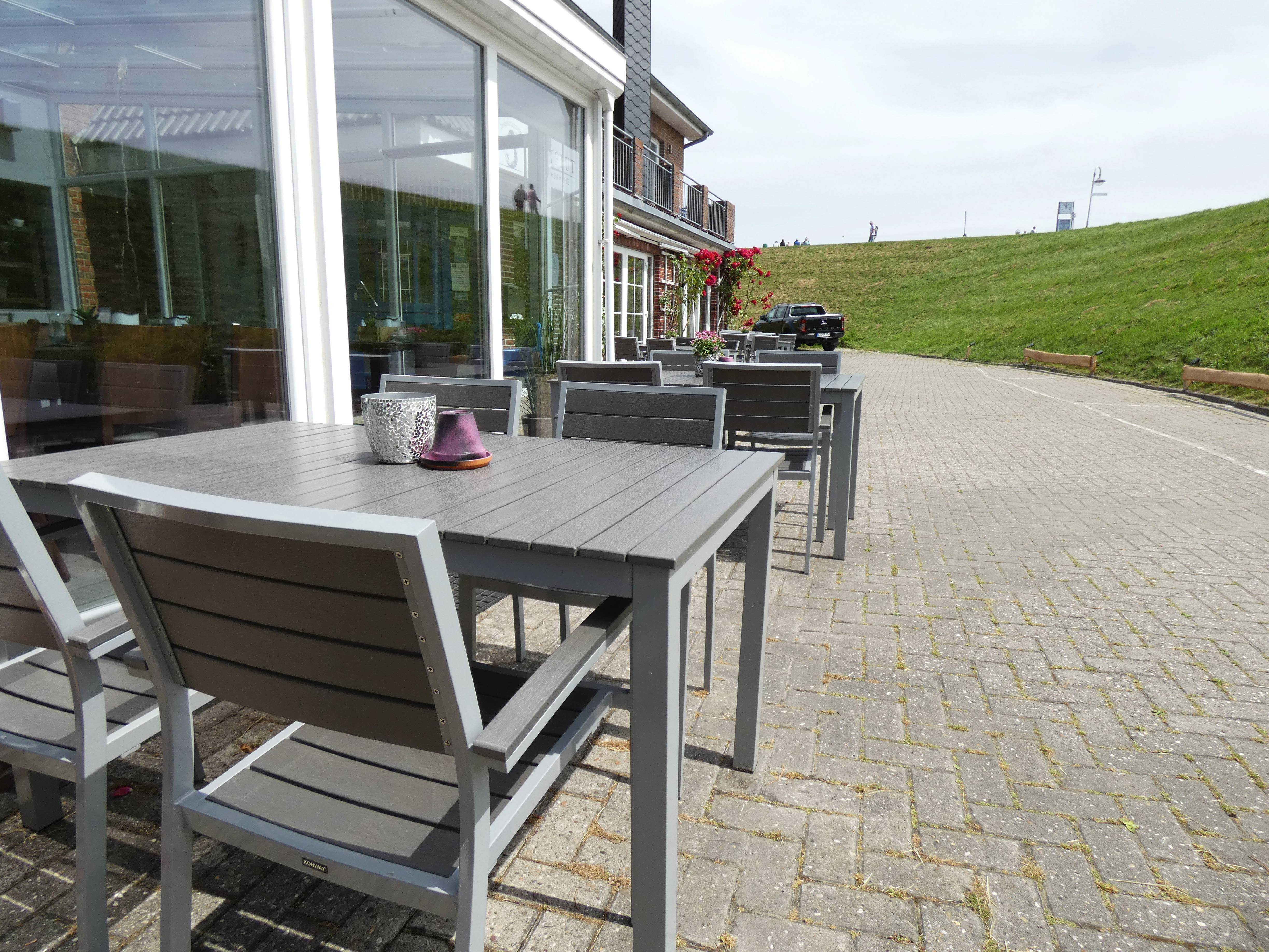 Urlaub-mit-Hund: Terrasse - NordseeResort Hotel&Suite Arche Noah