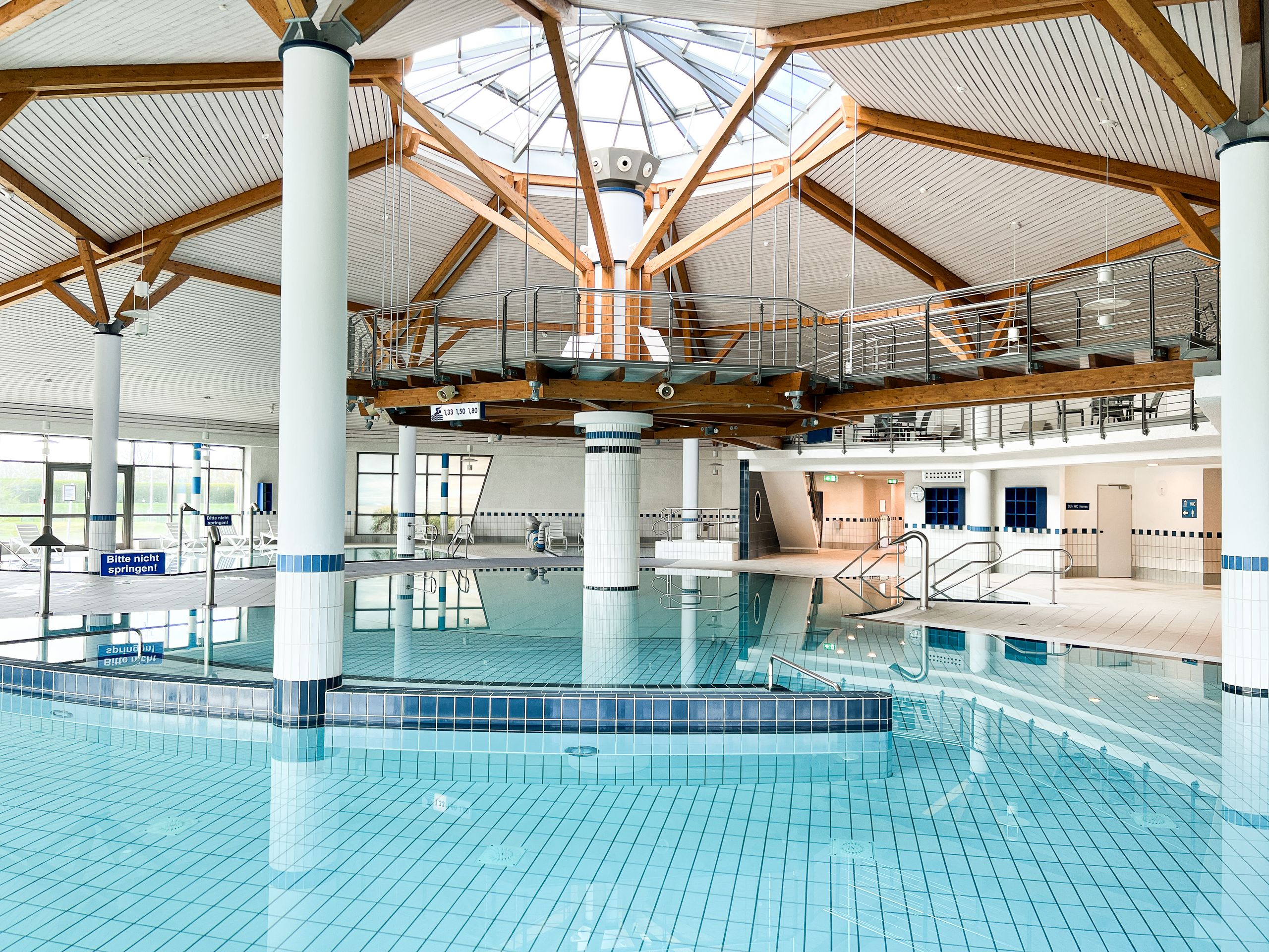 Urlaub-mit-Hund: Therme gegenüber - NordseeResort Hotel&Suite Arche Noah