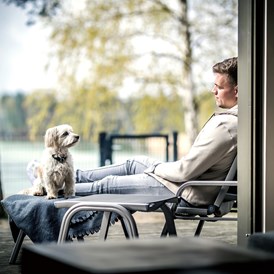 Urlaub-mit-Hund: Strandhäuser direkt am See verfügbar - Bernsteinsee Hotel & Ferien