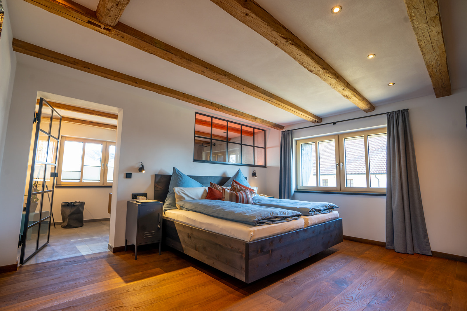 Urlaub-mit-Hund: Scheunenloft - bis 4 Personen 
eines der beiden Schlafzimmer mit Bad én Suite - Das MUSSEA