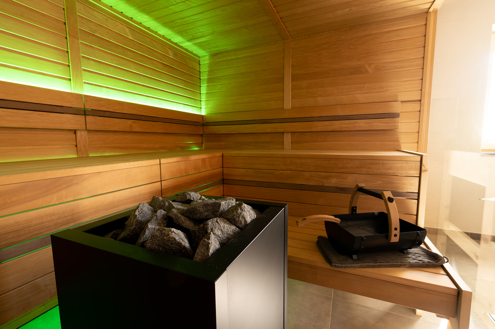 Urlaub-mit-Hund: Scheunenloft - bis 4 Personen 
Wellnessbereich - Sauna - Das MUSSEA Landhaus Chalet, Scheunenloft & Genussgewölbe