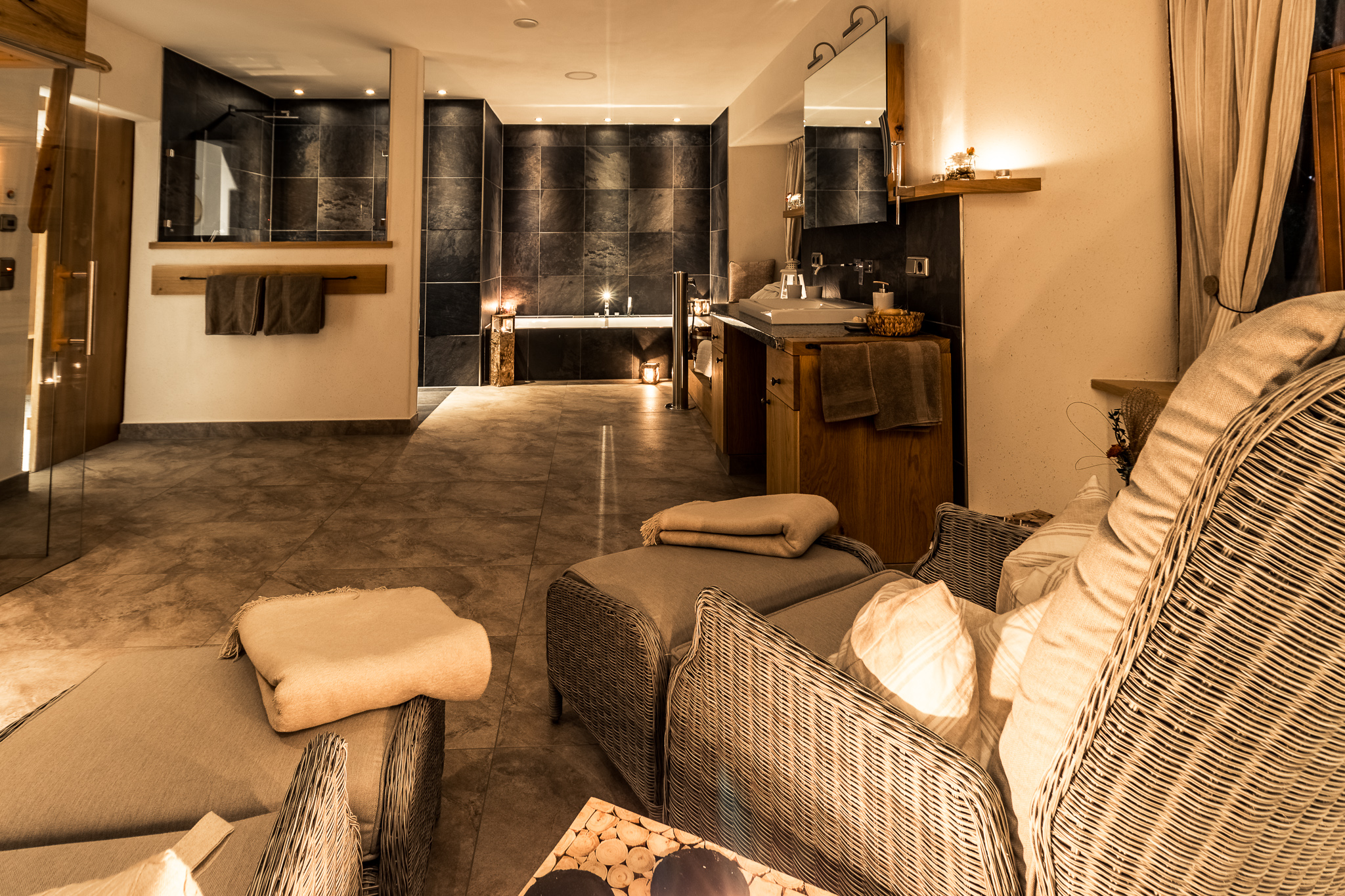 Urlaub-mit-Hund: Landhaus Chalet für 2 Personen
Wellnessbereich - Das MUSSEA Landhaus Chalet, Scheunenloft & Genussgewölbe