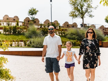 Hundehotel - Kinderbetreuung - Torrenova | Porto Potenza Picena -  Natural Village Resort